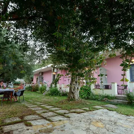 Ktima Theofilos - Frideriki Maison d'hôtes Petrití