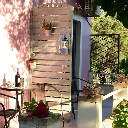 Maison d'hôtes Ktima Theofilos - Frideriki Petrití